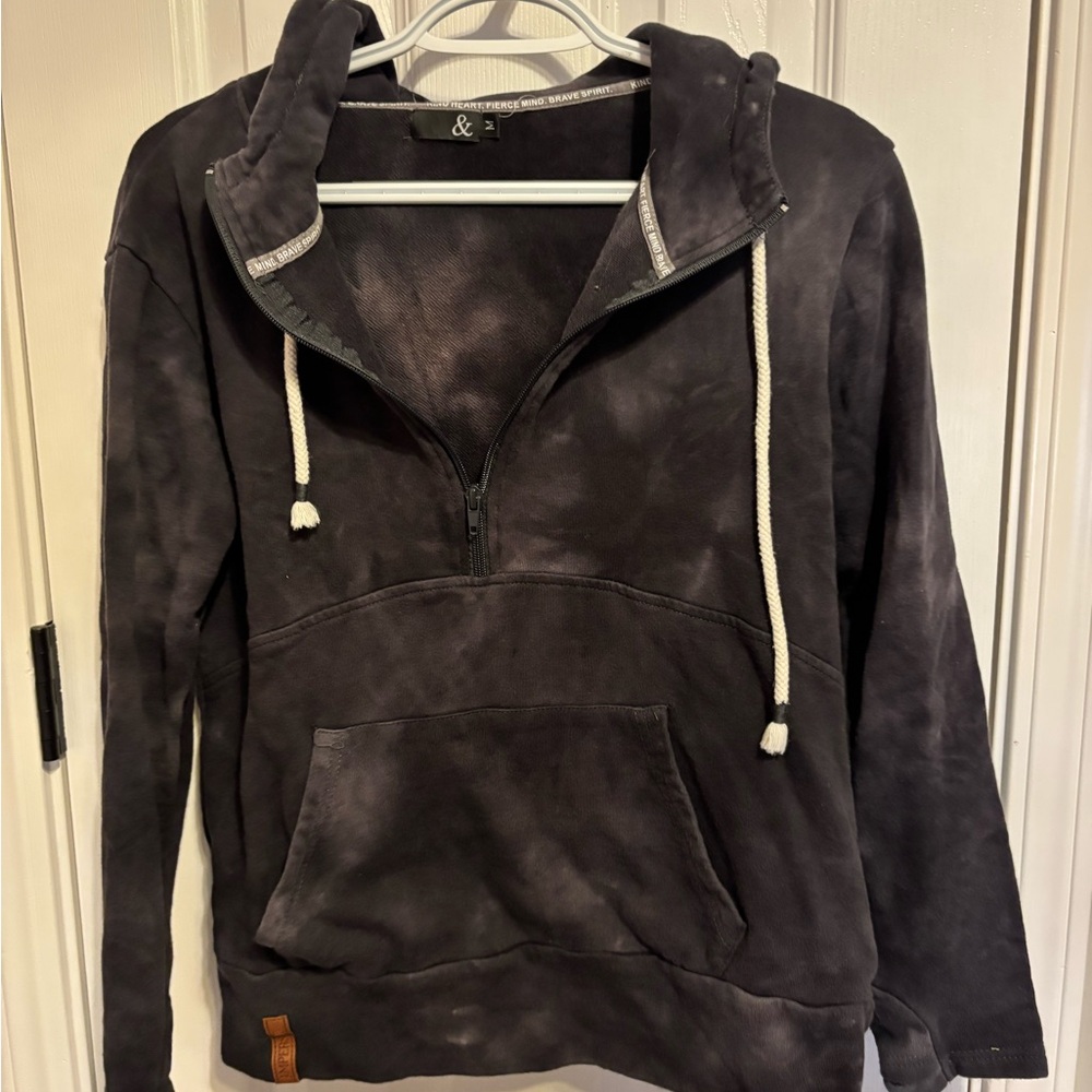 Ampersand pullover